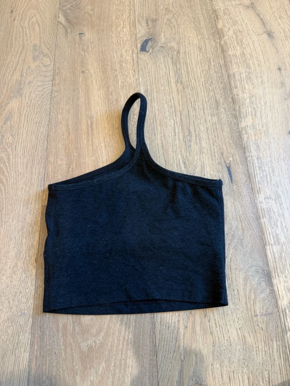 Beyond Yoga Black One-Shoulder Crop Tank - Picture 2 of 4